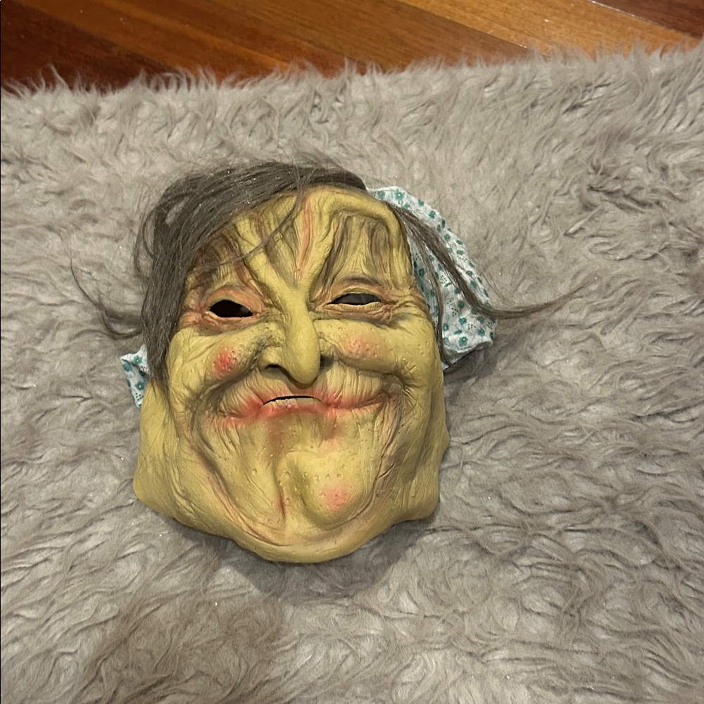 The Paper Magic Group Vintage 2006 Witch Mask with Headscarf‎